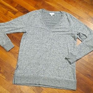 SUPER SOFT Lucky Brand Gray V-Neck SWEATER size Medium